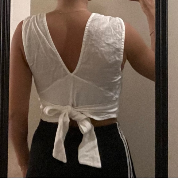 White linen top - Picture 2 of 3